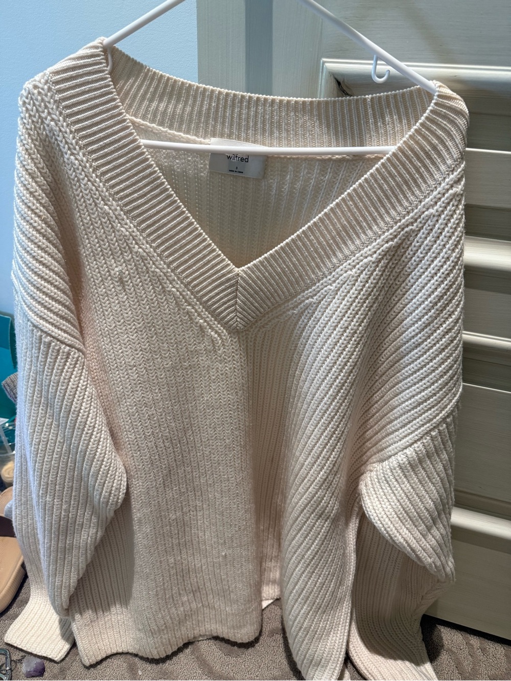 Wilfred Soft Cream V-Neck Ribbed Pullover